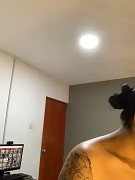 Snapshot of Amandanauty chatting on 11.05.25 Amandanauty online show from 11.05.25