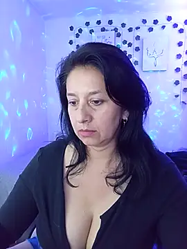 Snapshot of camilalatti chatting on 02.17.25 camilalatti online show from 02.17.25