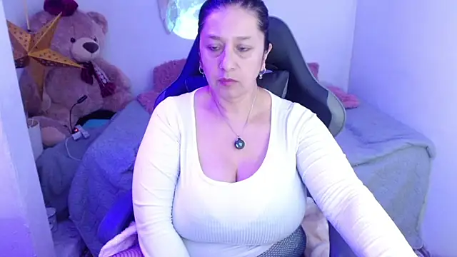 camilalatti online show from 04.15.26