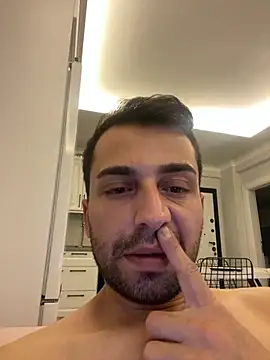 Snapshot of Emre-34 chatting on 11.21.25 Emre-34 online show from 11.21.25