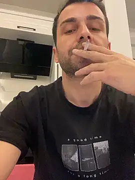 Snapshot of Emre-34 chatting on 11.29.25 Emre-34 online show from 11.29.25