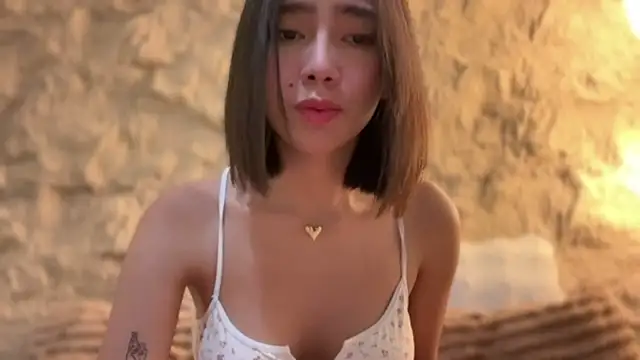 GenesisCastillano online show from 04.10.26