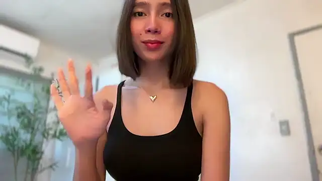 Snapshot of GenesisCastillano chatting on 04.26.26 GenesisCastillano online show from 04.26.26