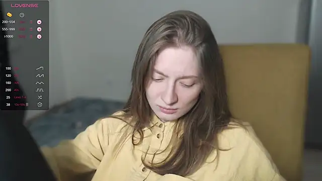 Snapshot of mollytuck chatting on 12.08.24 mollytuck online show from 12.08.24