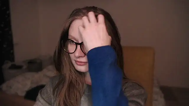 Snapshot of mollytuck chatting on 02.13.25 mollytuck online show from 02.13.25