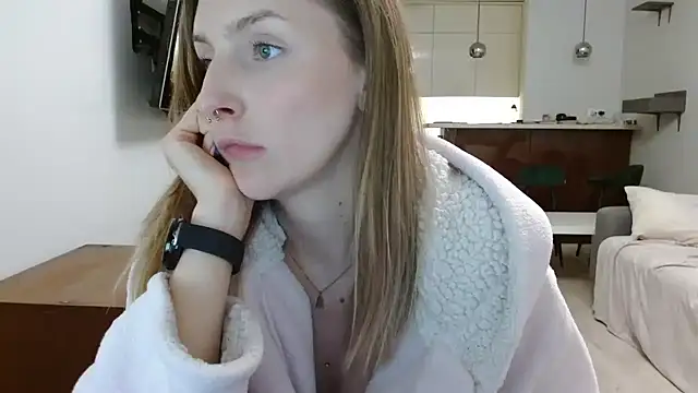 Snapshot of illusorycat chatting on 09.24.25 illusorycat online show from 09.24.25