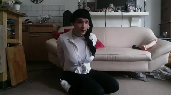 Snapshot of Sissy_naomi chatting on 12.10.24 Sissy naomi online show from 12.10.24