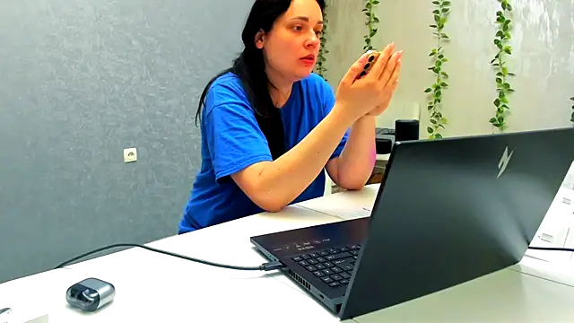 Snapshot of WorshipLilit chatting on 05.12.26 WorshipLilit online show from 05.12.26