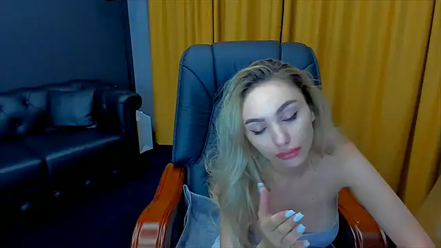 HaleySweet18 online show from 07.21.26