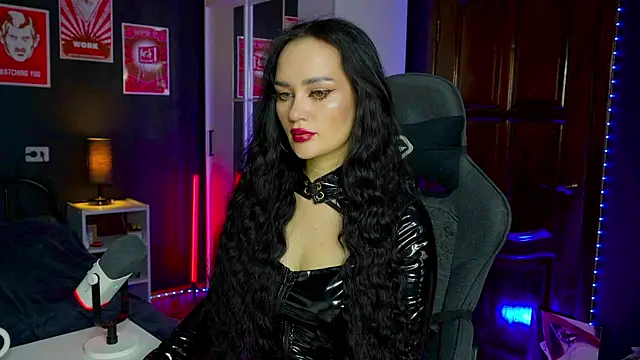 QueenAliss online show from 10.08.25