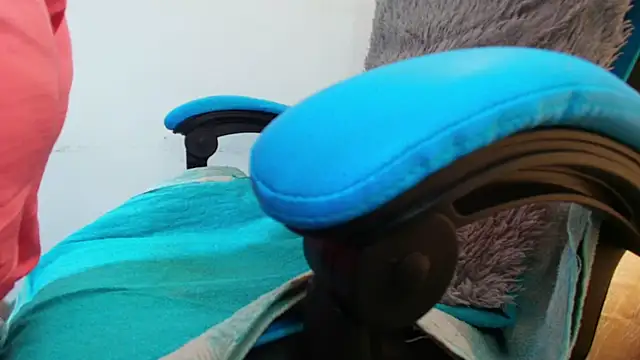 Snapshot of klylls_squirt_ chatting on 03.10.26 klylls squirt online show from 03.10.26