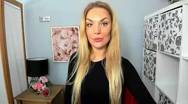 AulloraHoney online show from 12.21.24