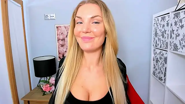 AulloraHoney online show from 02.17.25