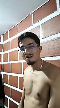 Snapshot of tiben11 chatting on 01.28.25 tiben11 online show from 01.28.25