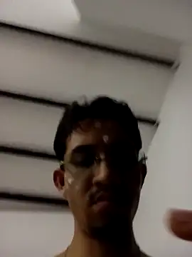 Snapshot of tiben11 chatting on 10.30.25 tiben11 online show from 10.30.25