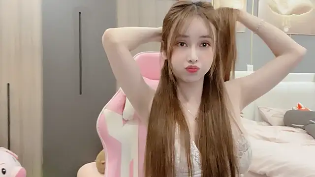 Snapshot of ANNA102 chatting on 02.25.25 ANNA102 online show from 02.25.25