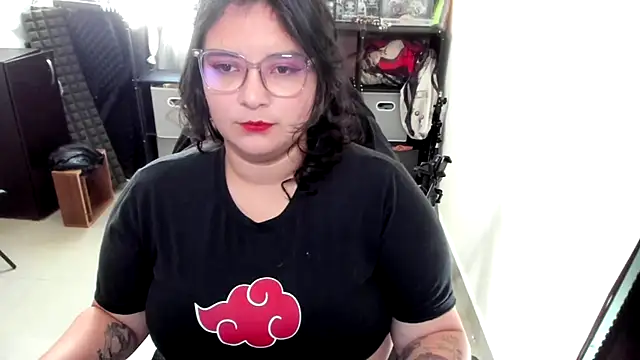 aika-dreams online show from 10.30.25