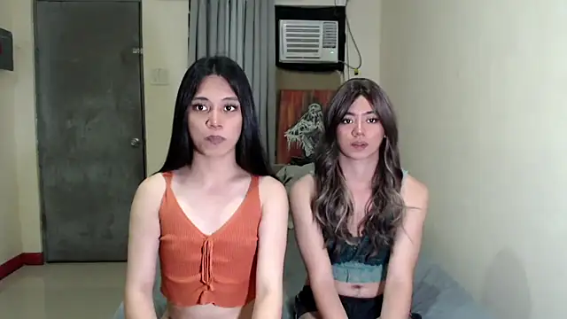 Snapshot of Urworldclasstrans chatting on 03.10.25 Urworldclasstrans online show from 03.10.25