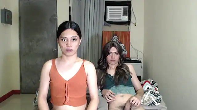 Snapshot of Urworldclasstrans chatting on 09.12.25 Urworldclasstrans online show from 09.12.25