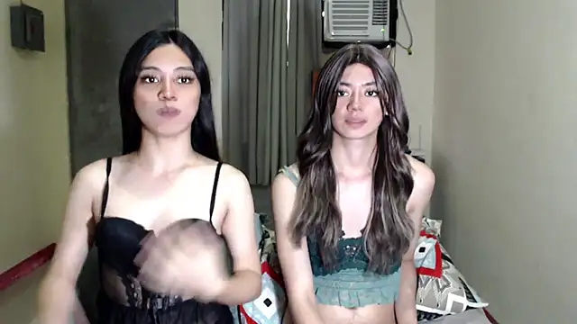 Snapshot of Urworldclasstrans chatting on 10.08.25 Urworldclasstrans online show from 10.08.25