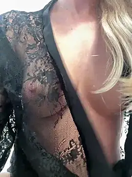 Snapshot of CutieEmy chatting on 04.10.26 CutieEmy online show from 04.10.26