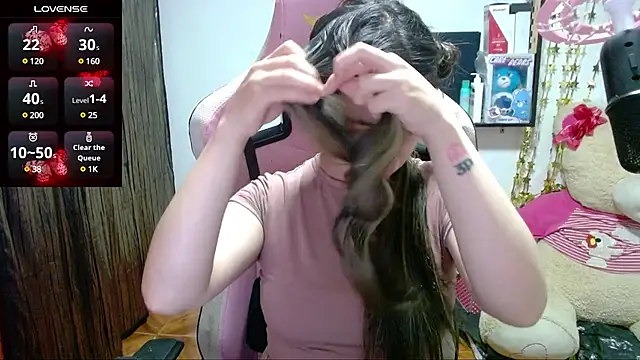 Maggie Fox3 online show from 03.12.25