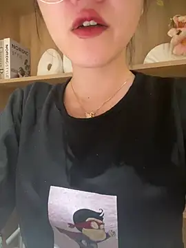 Snapshot of HinaLovely chatting on 01.16.25 HinaLovely online show from 01.16.25