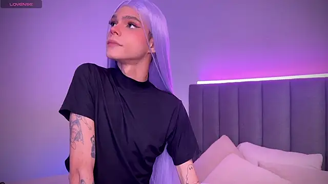 Snapshot of Varya_Ferreira chatting on 12.17.24 Varya Ferreira online show from 12.17.24