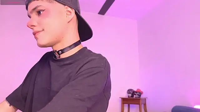 Snapshot of Varya_Ferreira chatting on 03.04.25 Varya Ferreira online show from 03.04.25