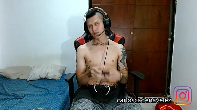 Snapshot of dickmaximum chatting on 05.09.26 dickmaximum online show from 05.09.26