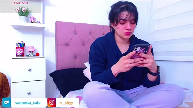 Vannessa  Shy online show from 09.10.25