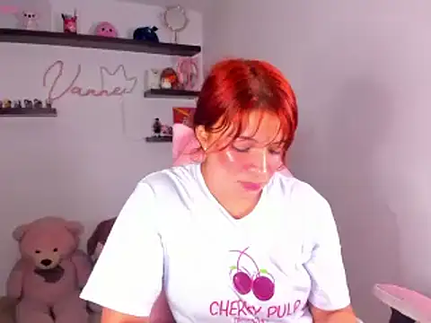 Snapshot of Vannessa__Shy chatting on 04.22.26 Vannessa Shy online show from 04.22.26