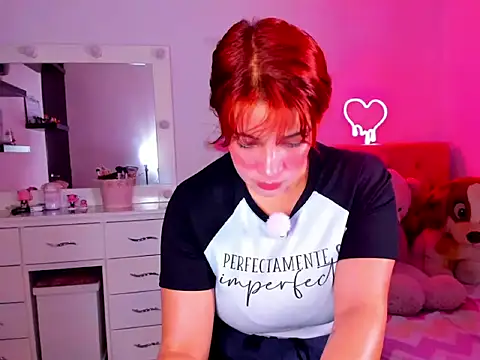 Snapshot of Vannessa__Shy chatting on 05.25.26 Vannessa Shy online show from 05.25.26
