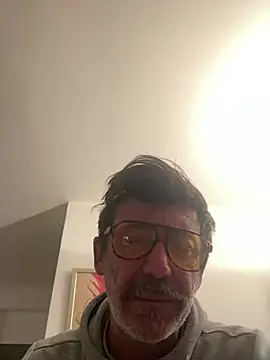 Snapshot of maxximere chatting on 02.18.26 maxximere online show from 02.18.26