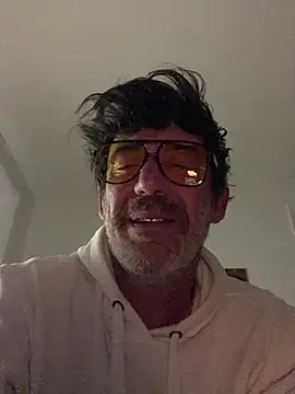 Snapshot of maxximere chatting on 02.25.26 maxximere online show from 02.25.26