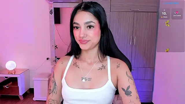 Lizzie corner v online show from 03.11.26