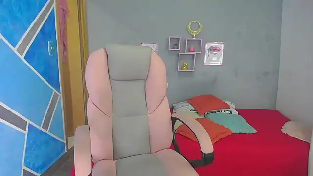 SexyLeilaa online show from 12.27.24