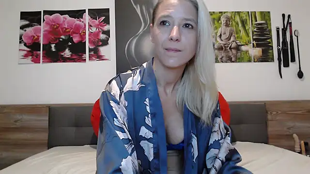 Naschkatze01 online show from 10.13.25