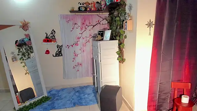 annyluna1 online show from 12.17.25