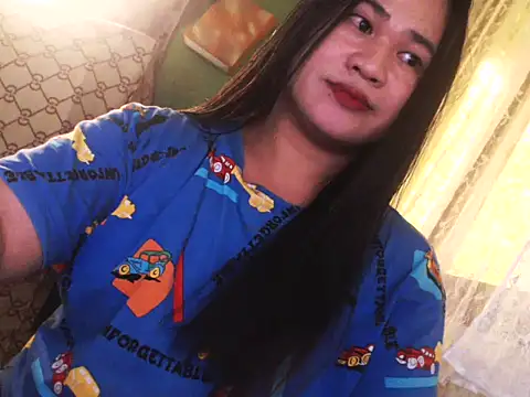 Snapshot of Hugeladycockmarga chatting on 01.15.26 Hugeladycockmarga online show from 01.15.26