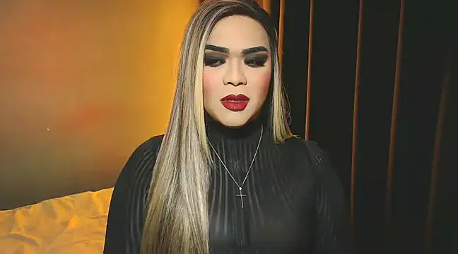 Snapshot of VictoriaEliz chatting on 12.18.24 VictoriaEliz online show from 12.18.24