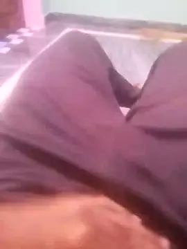 Snapshot of Desi_bbc7 chatting on 12.19.24 Desi bbc7 online show from 12.19.24