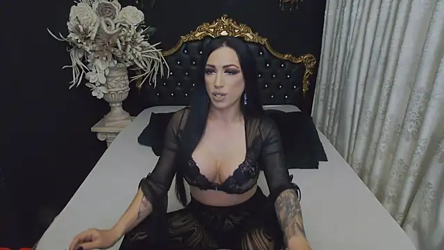 Snapshot of MichaelaDark chatting on 11.07.25 MichaelaDark online show from 11.07.25