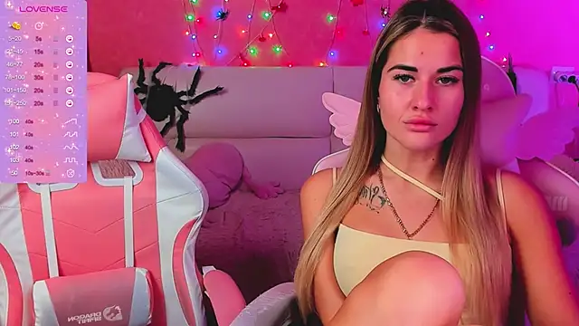 Snapshot of ivannatompsonnn chatting on 11.22.25 ivannatompsonnn online show from 11.22.25