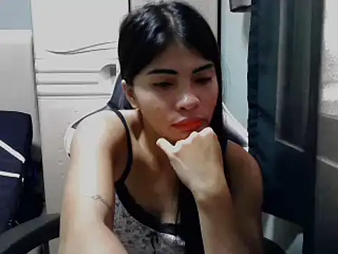 Snapshot of Miss_unknown chatting on 11.23.25 Miss unknown online show from 11.23.25