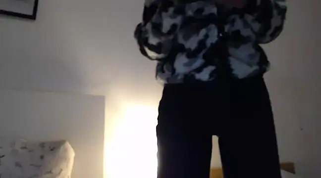 ocean eyess  online show from 02.19.25