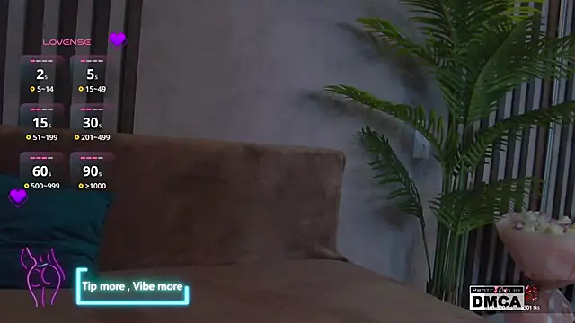 Holl1Would online show from 02.18.25