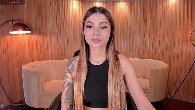 Snapshot of LexieWayne chatting on 02.14.25 LexieWayne online show from 02.14.25