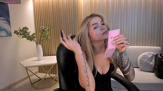 LexieWayne online show from 03.26.26