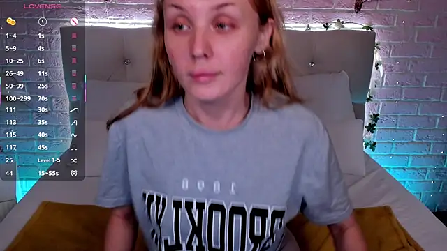 LianaFord online show from 12.04.25